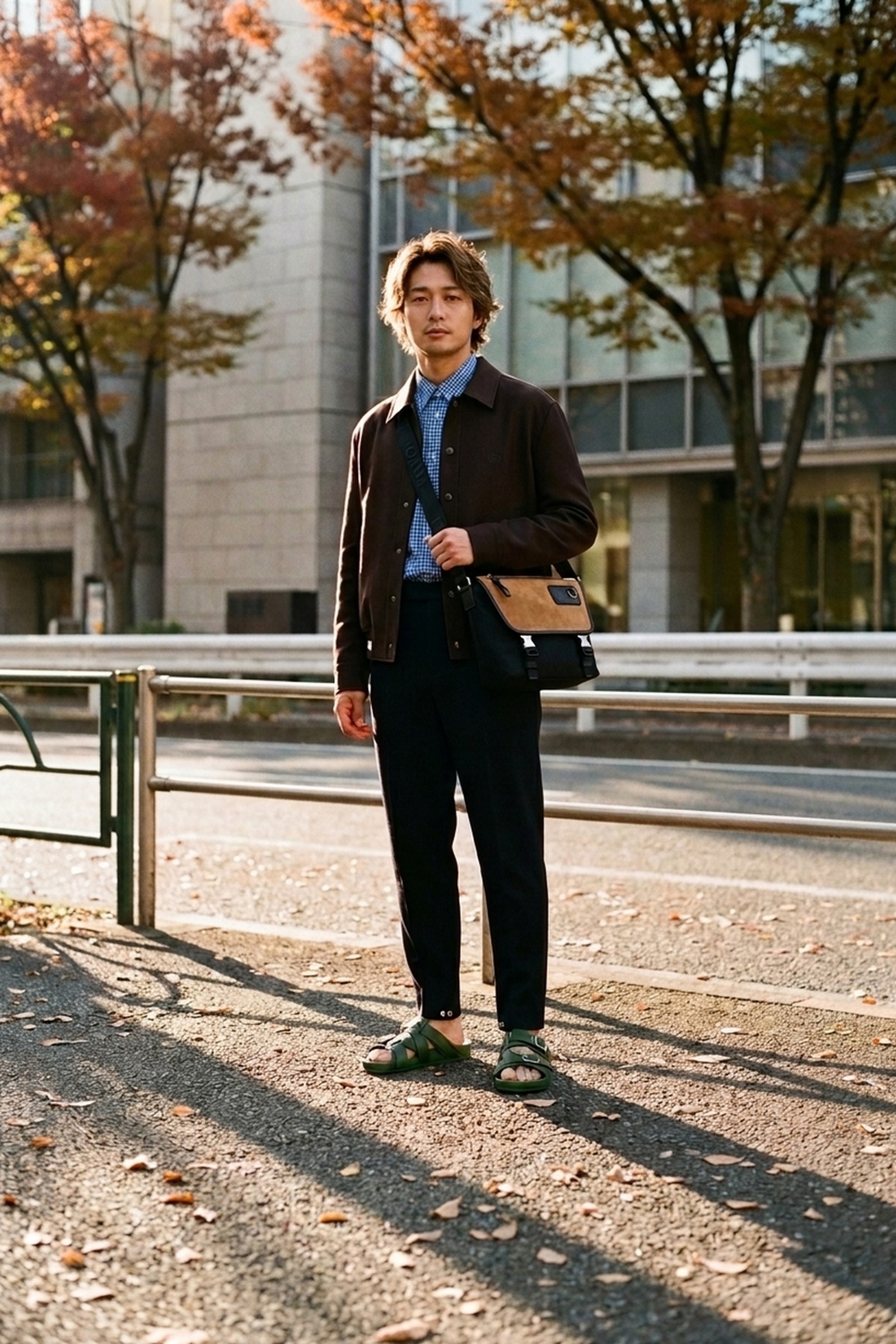 LOEWE、秋風の午後、深みを纏う。