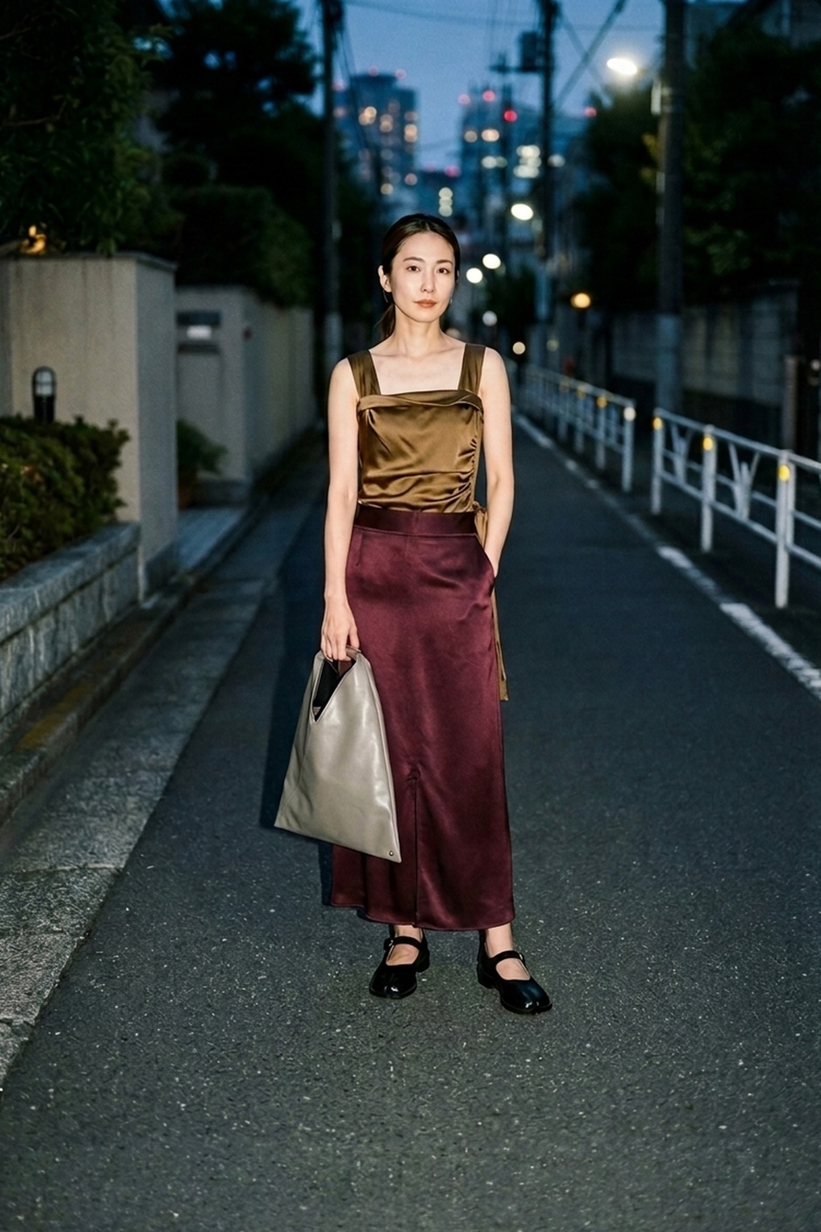 Maison Margiela、澄んだ秋空に、街を歩く。