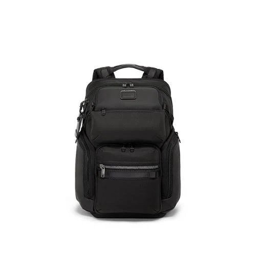 TUMI アルファブラボーバックパック コーディネート集｜通年のスタイリング