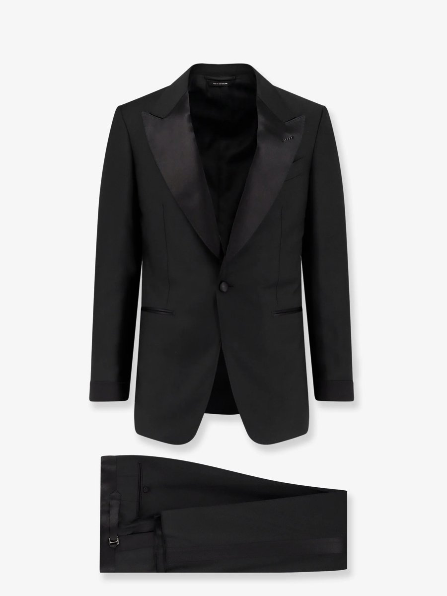 TOM FORD シェルトンスーツ コーディネート集｜通年のスタイリング