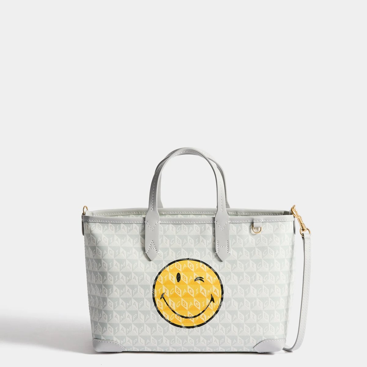 ANYA HINDMARCH アイアムアプラスチックバッグ 完全ガイド｜選び方とコーディネート