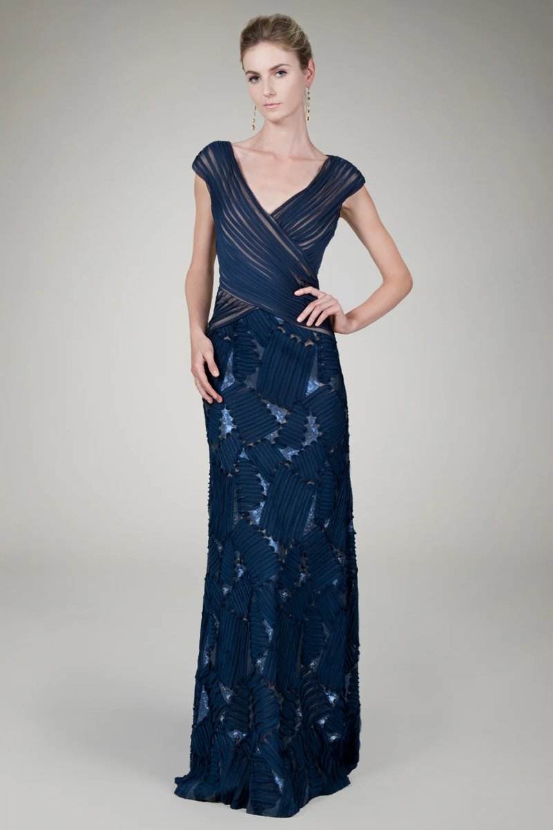 TADASHI SHOJI フローラル刺繍ガウン 完全ガイド｜選び方とコーディネート