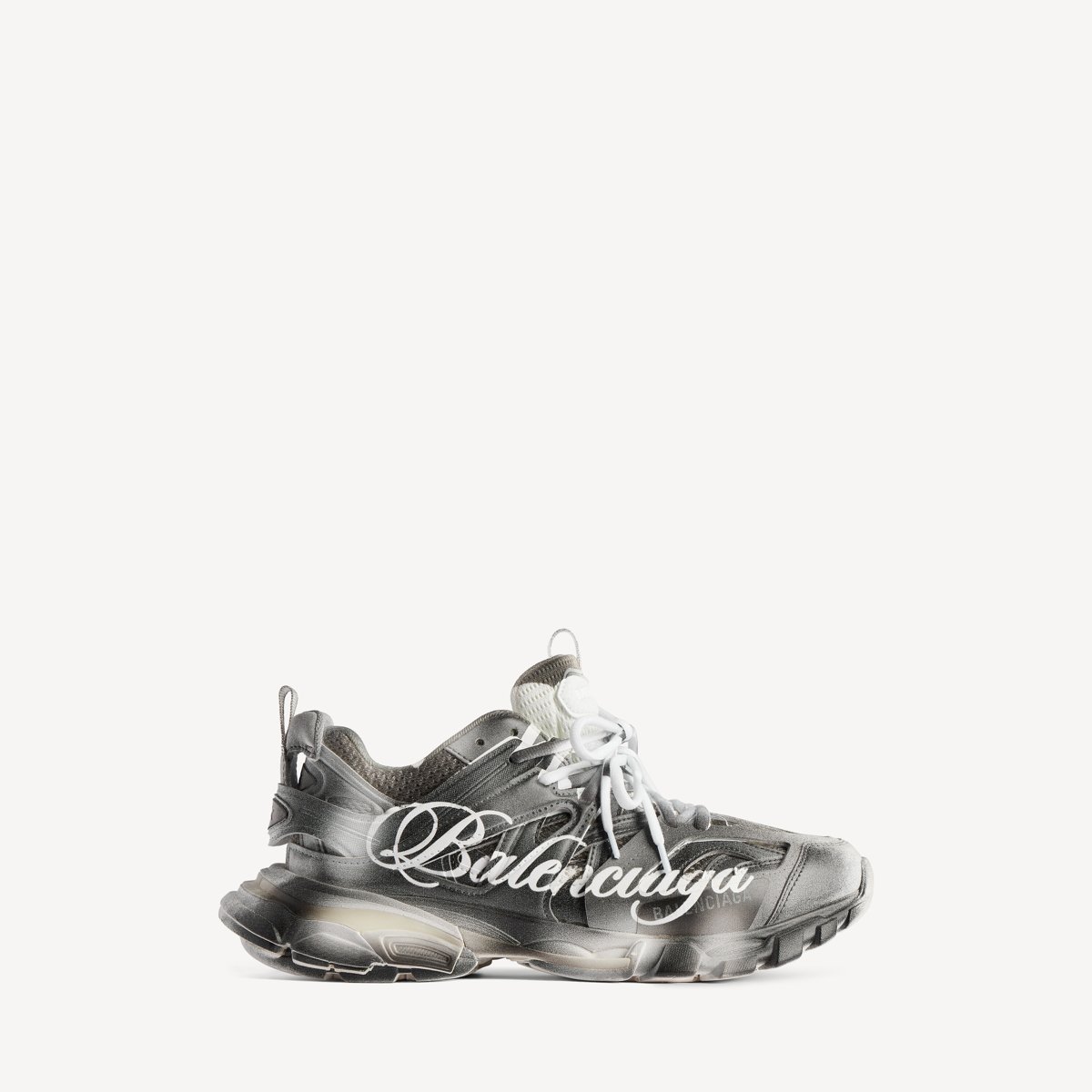 バレンシアガ トラックスニーカー サイズ比較｜BALENCIAGAのサイズ感と選び方