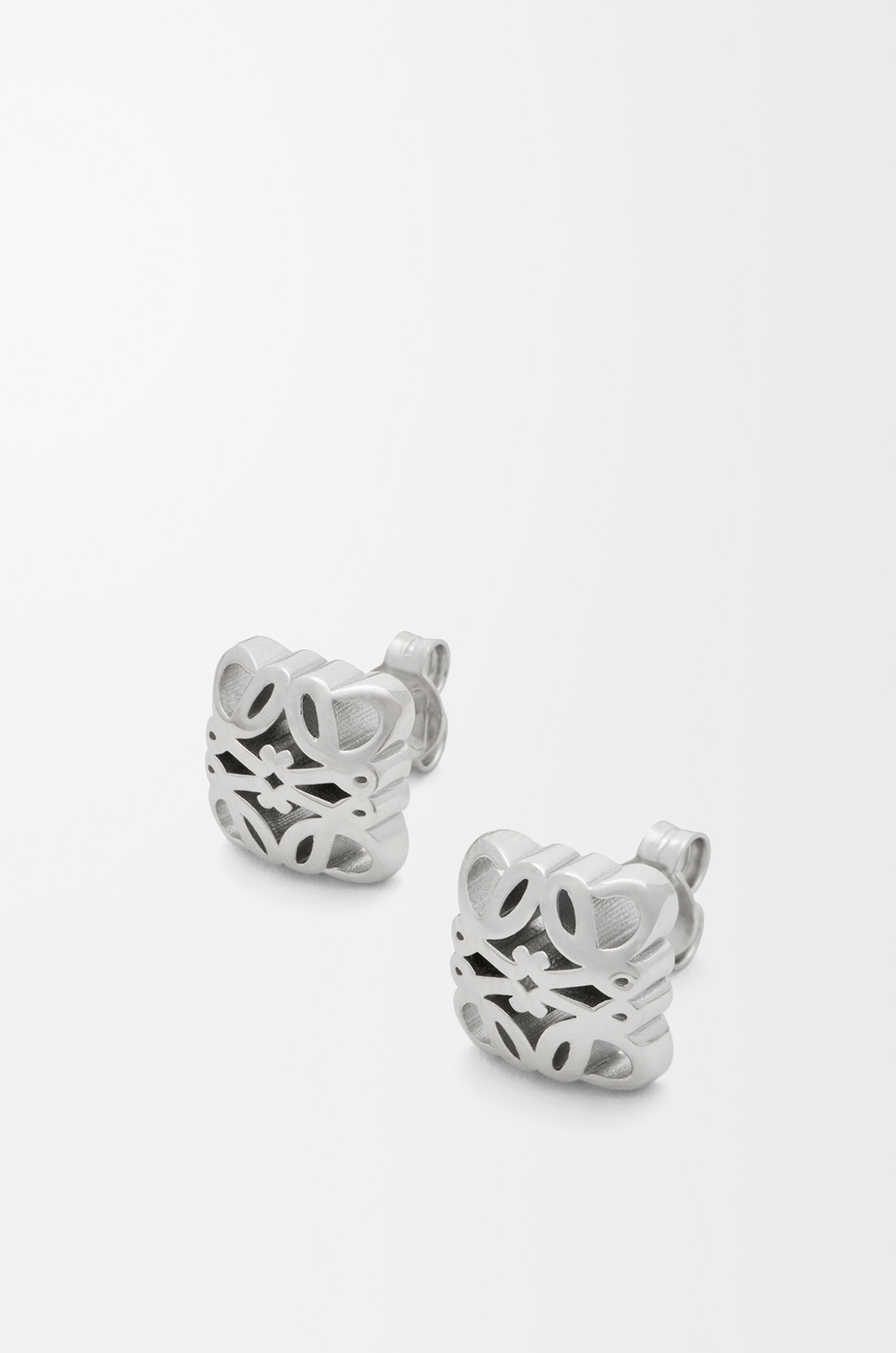 ボンベ ピアス