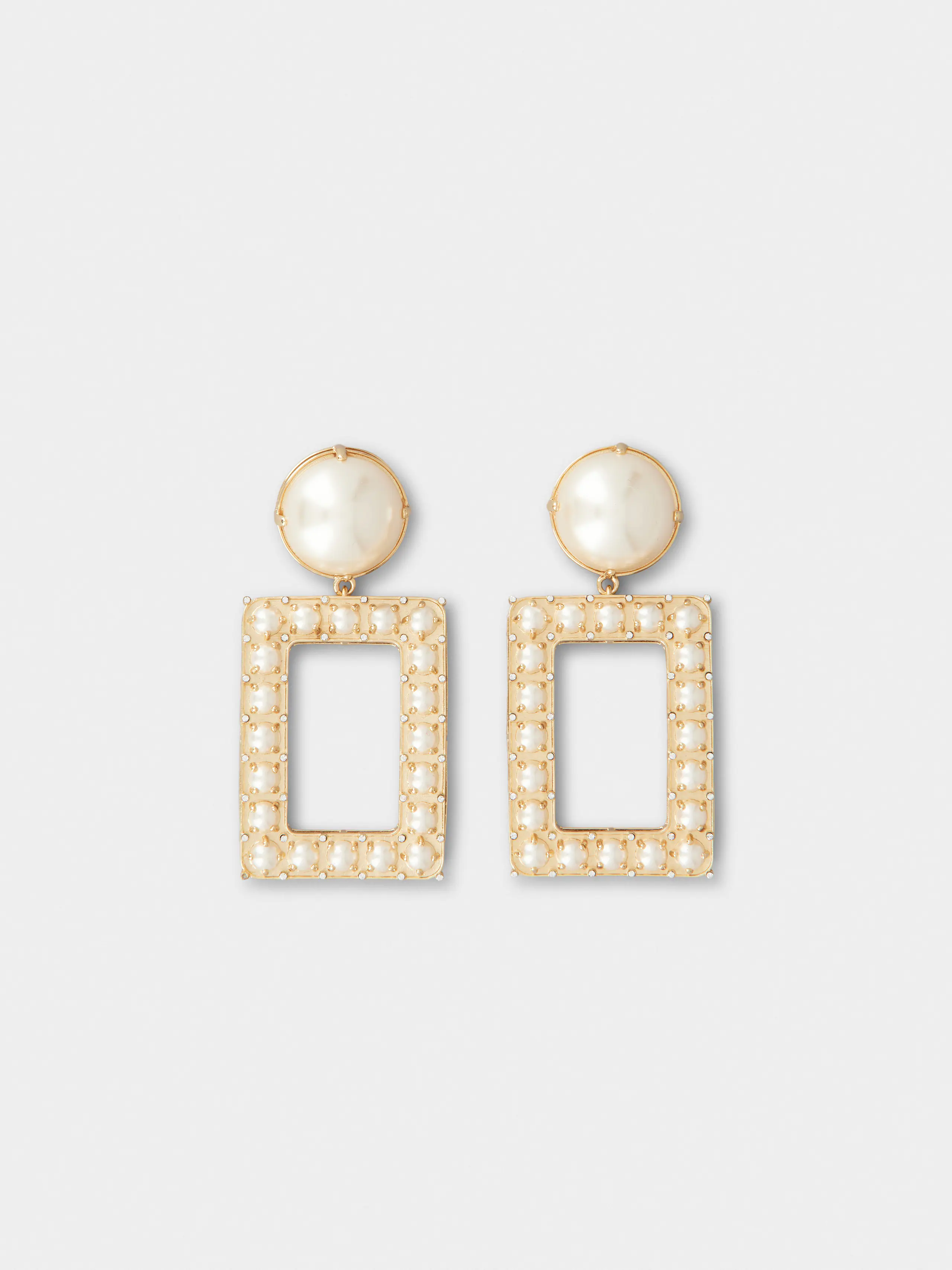 ピアス